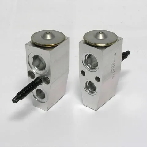 UAC Front A/C Expansion Valve EX 10217C