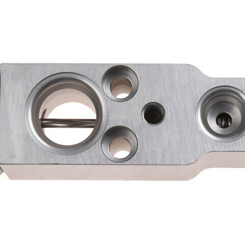 API Front A/C Expansion Valve 18665-02519353