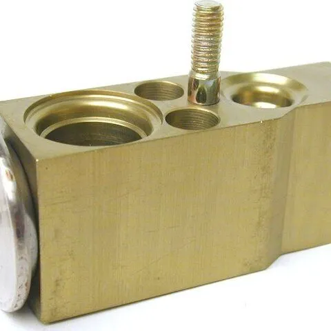 APA/URO Parts A/C Expansion Valve 2028300184